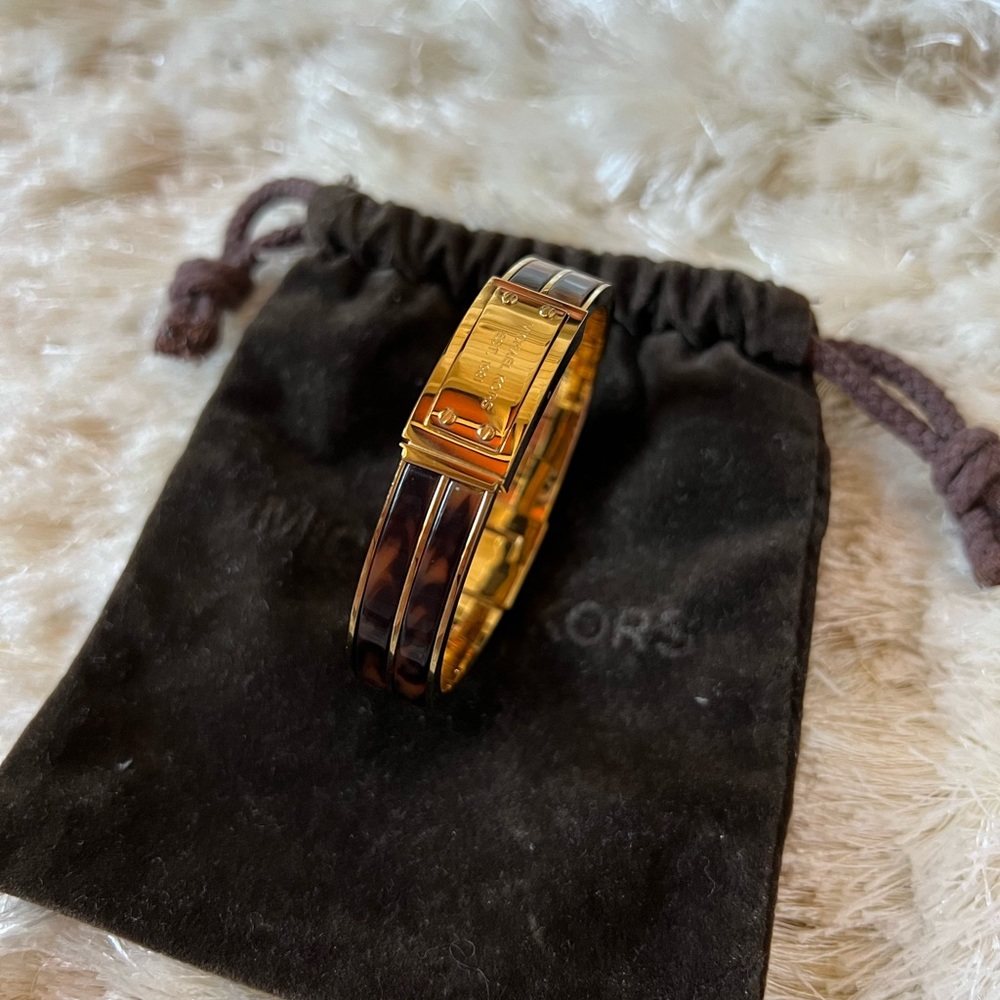 MICHAEL KORS Tortoise Bangle